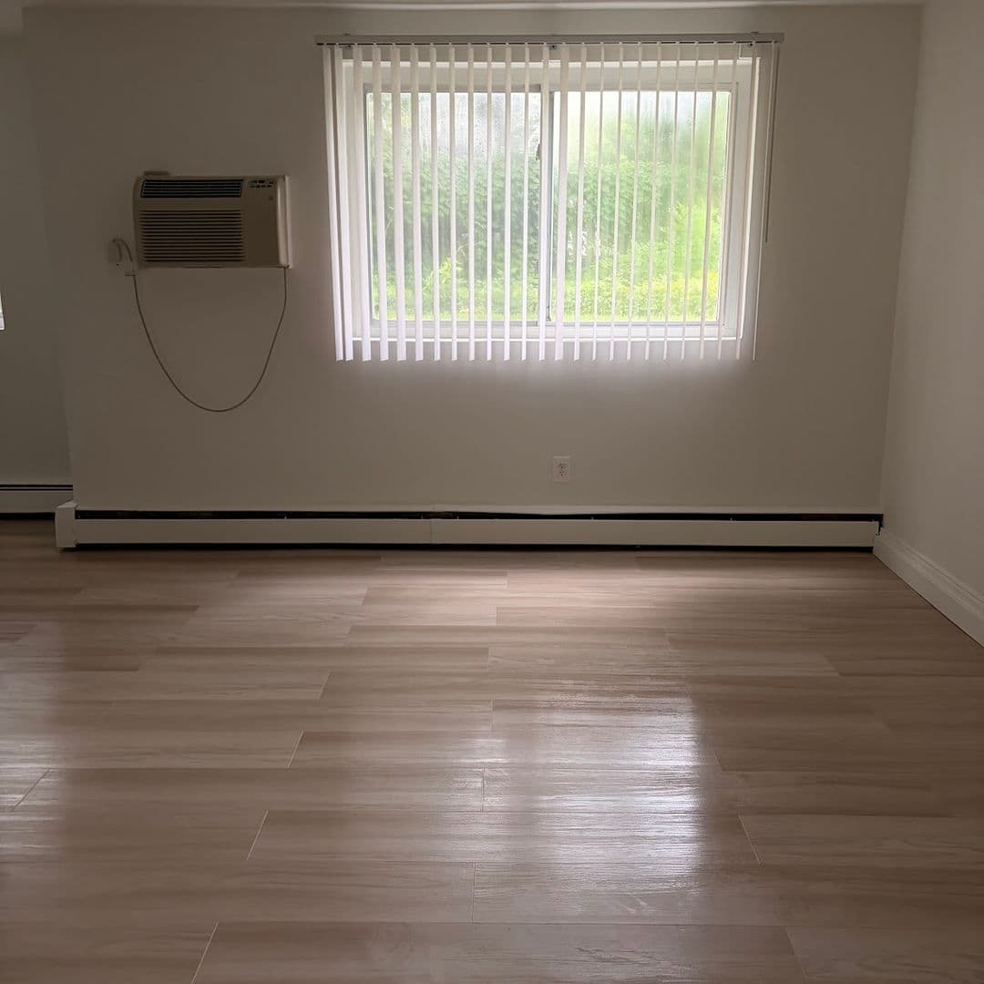 Laurel Springs Apartment: 1000 West Atlantic Avenue
