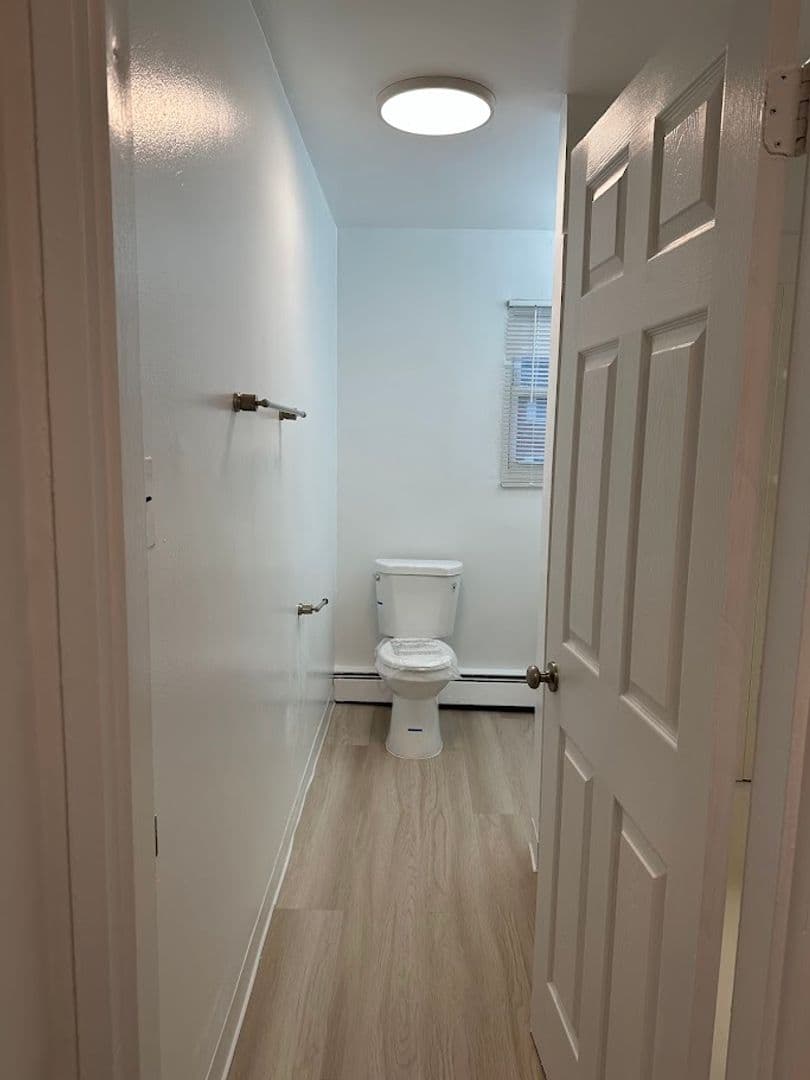 Laurel Springs Apartment: 1000 West Atlantic Avenue