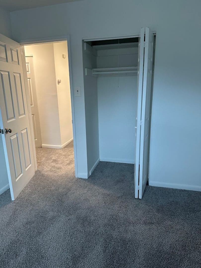 Laurel Springs Apartment: 1000 West Atlantic Avenue