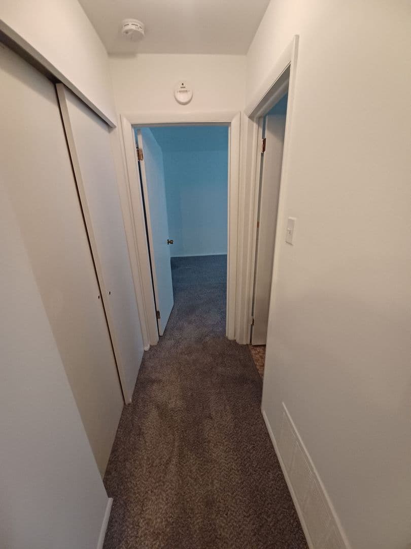Bellmawr Apartment: 928 Creek Road