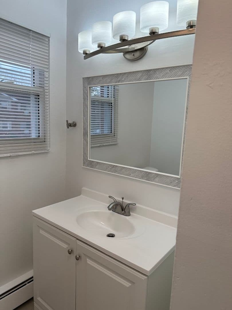 Laurel Springs Apartment: 1000 West Atlantic Avenue