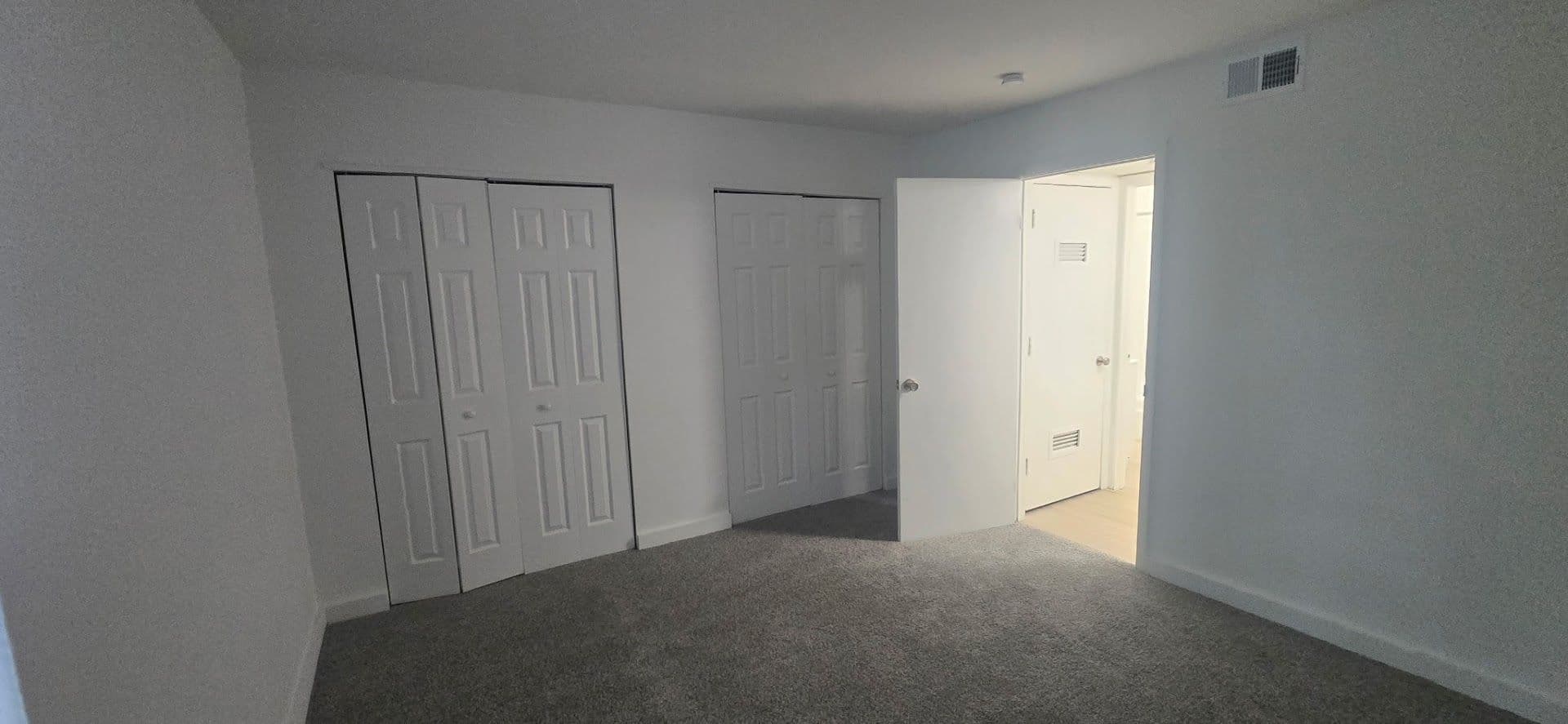 Lindenwold Apartment: 1990 Laurel Rd