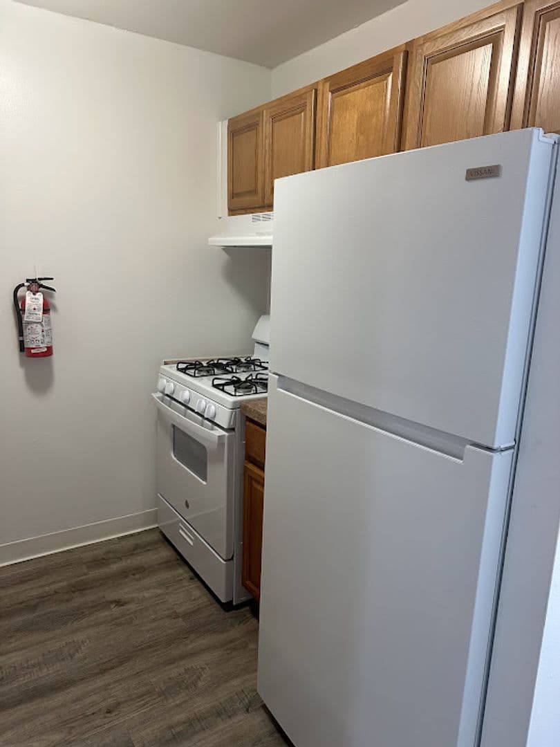 Lindenwold Apartment: 1990 Laurel Rd