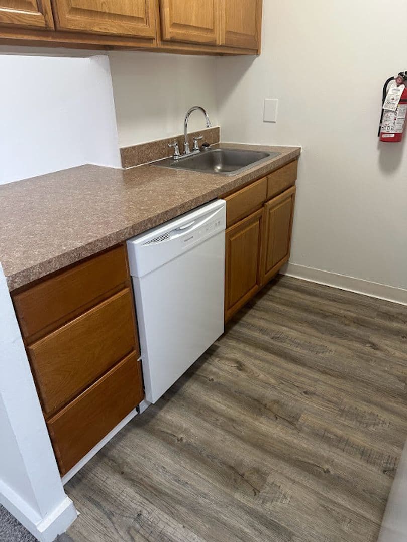 Lindenwold Apartment: 1990 Laurel Rd