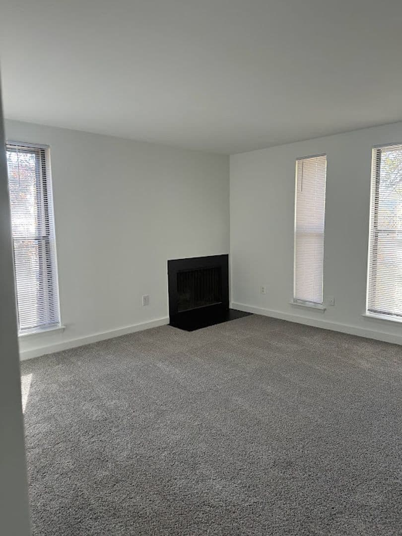 Lindenwold Apartment: 1990 Laurel Rd