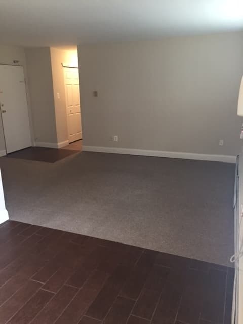 Stratford Apartment: 506 South White Horse Pike