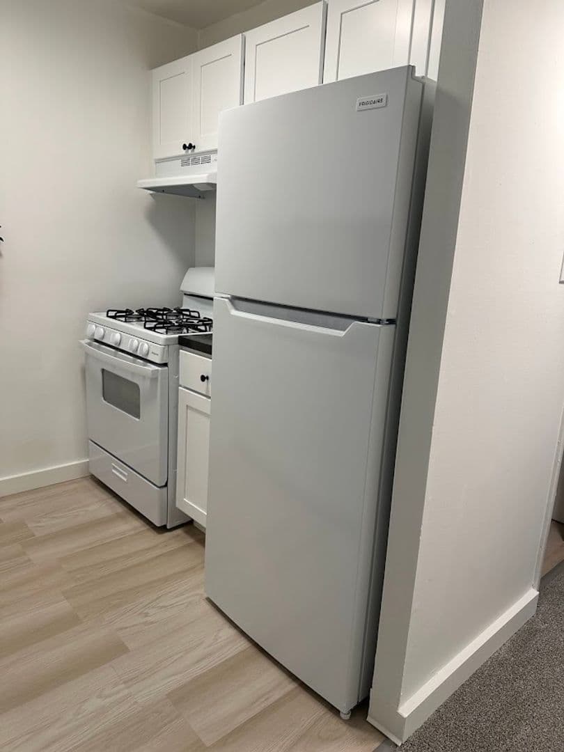Lindenwold Apartment: 1990 Laurel Rd