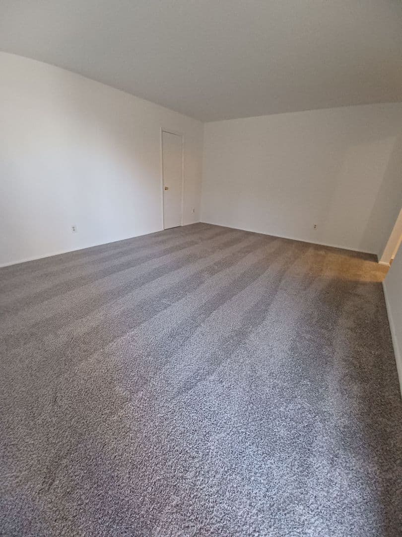Bellmawr Apartment: 928 Creek Road