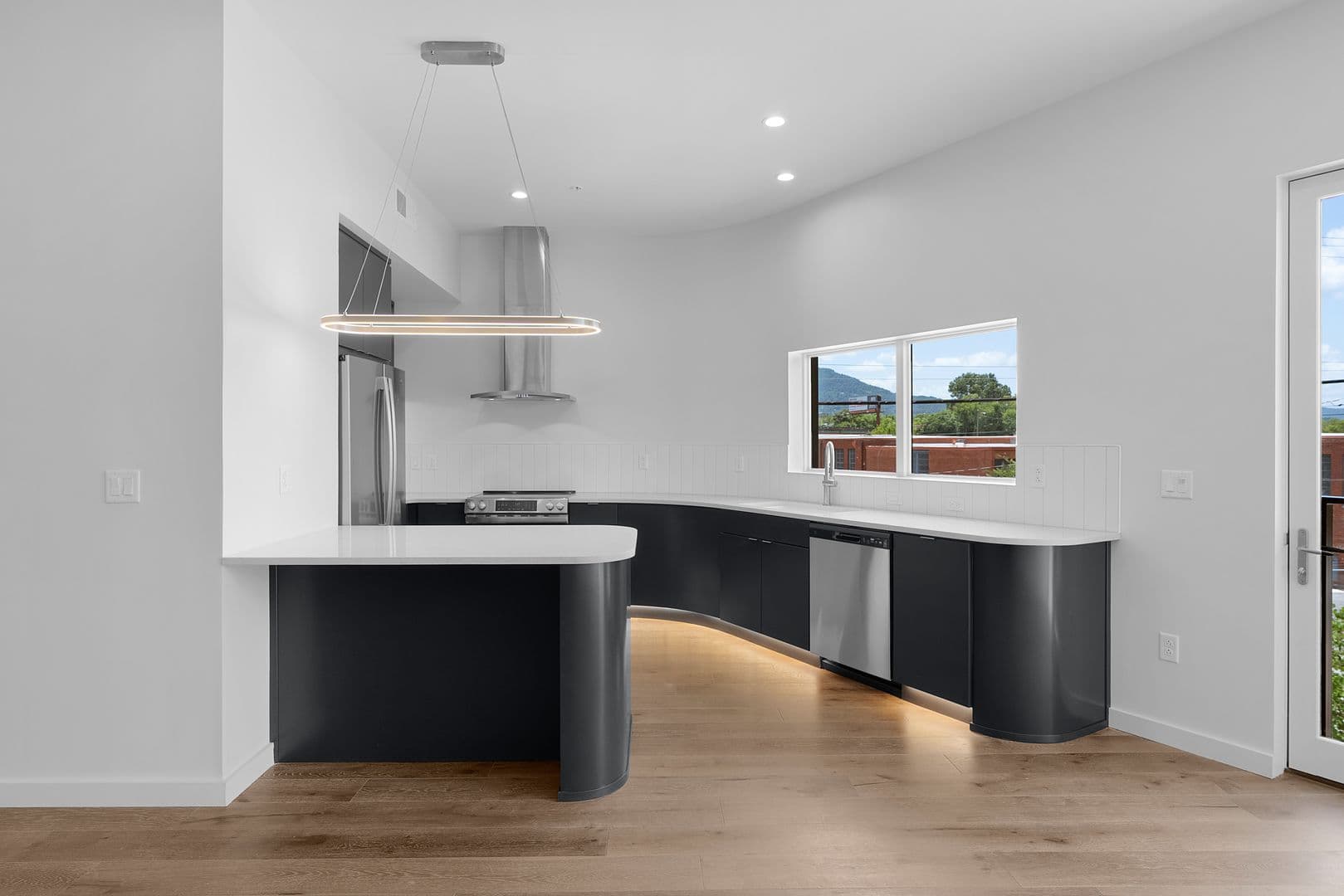 Chattanooga Apartment: 1939 Central Avenue