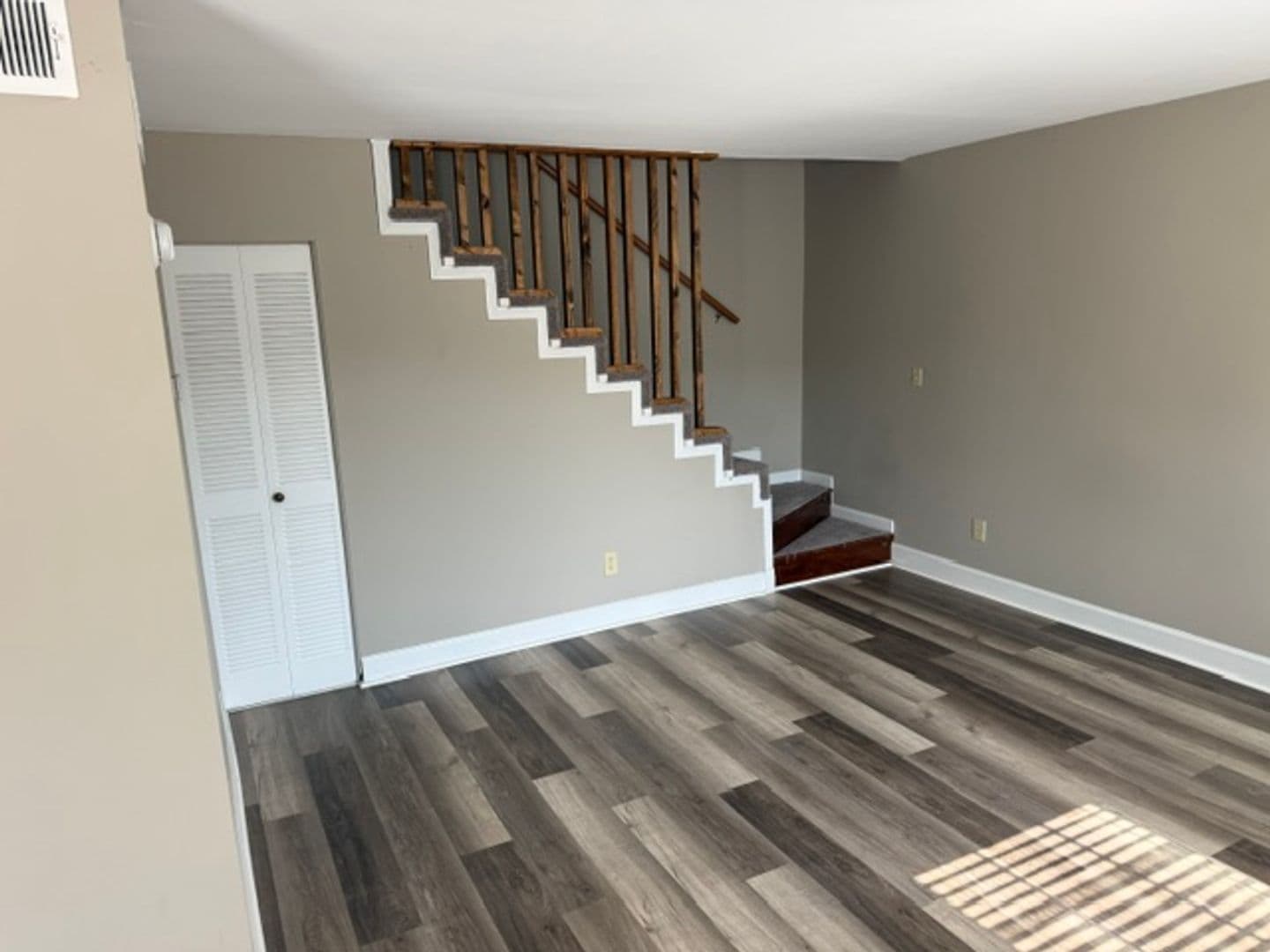 Chattanooga House: 900 Mountain Creek Rd