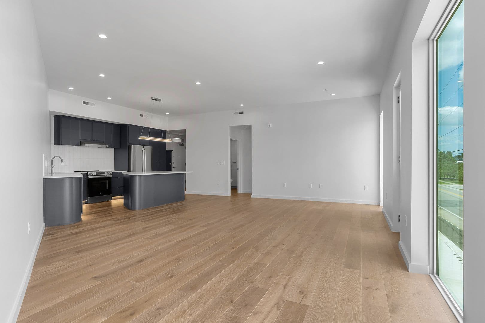 Chattanooga Apartment: 1939 Central Avenue