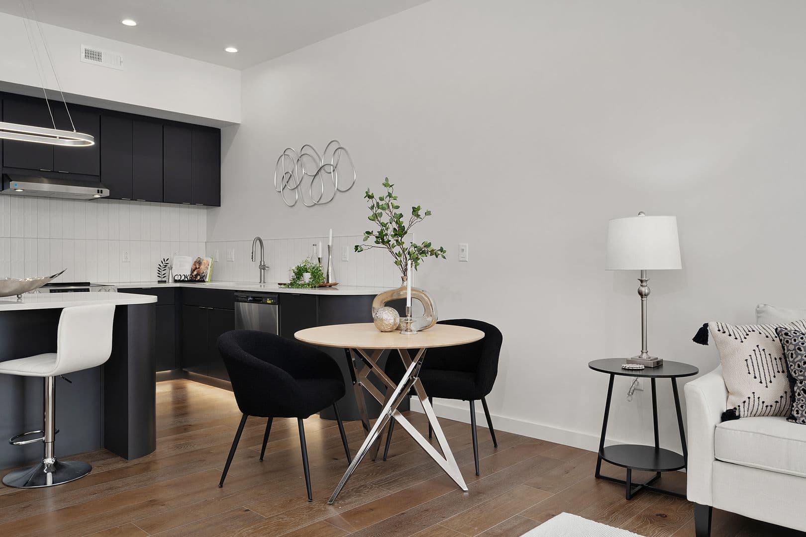 Chattanooga Apartment: 1939 Central Avenue