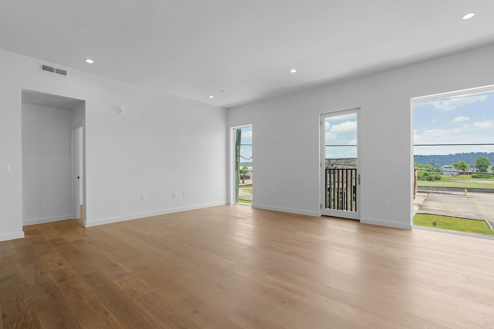 Chattanooga Apartment: 1939 Central Avenue