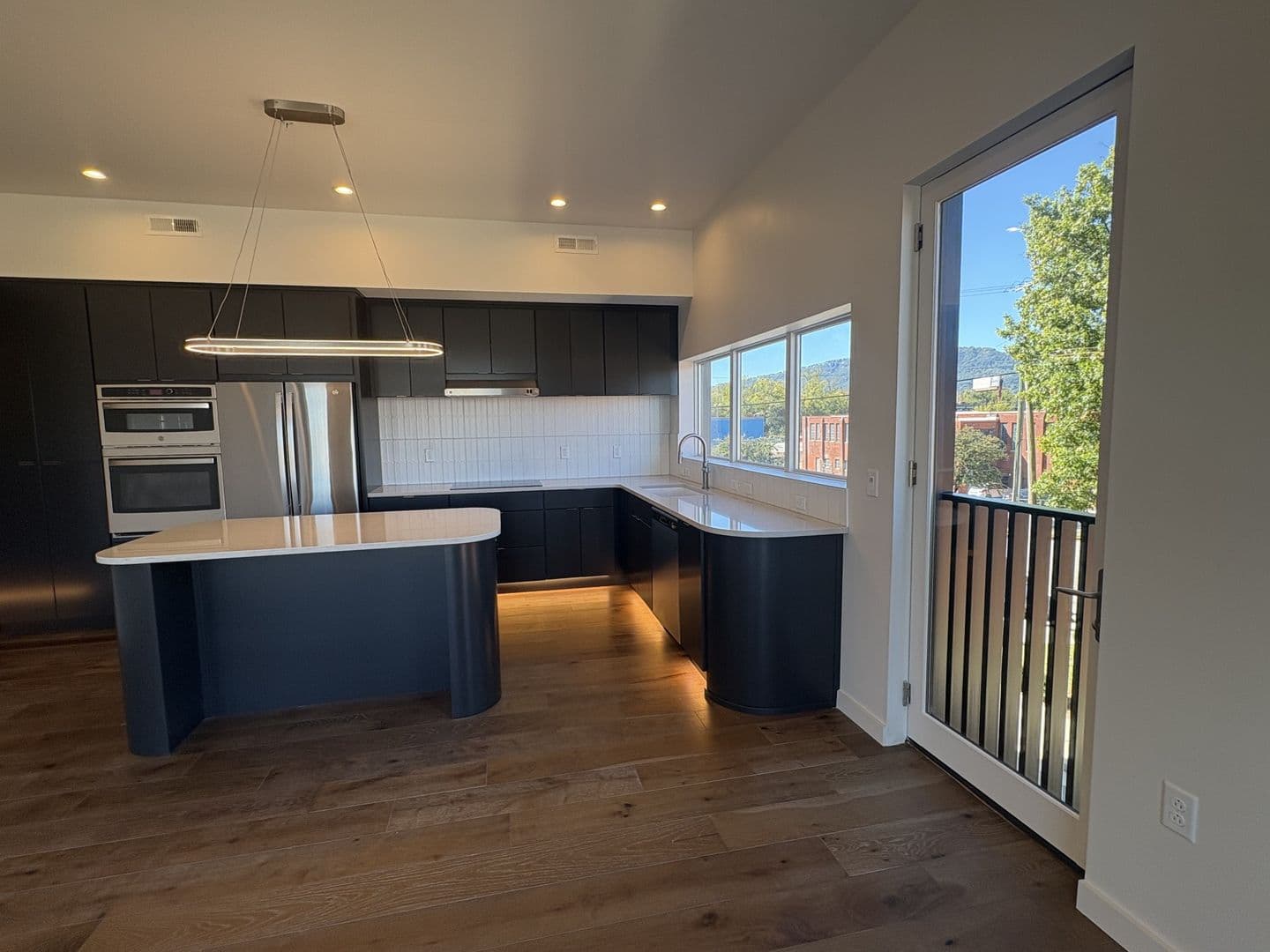 Chattanooga Apartment: 1939 Central Avenue