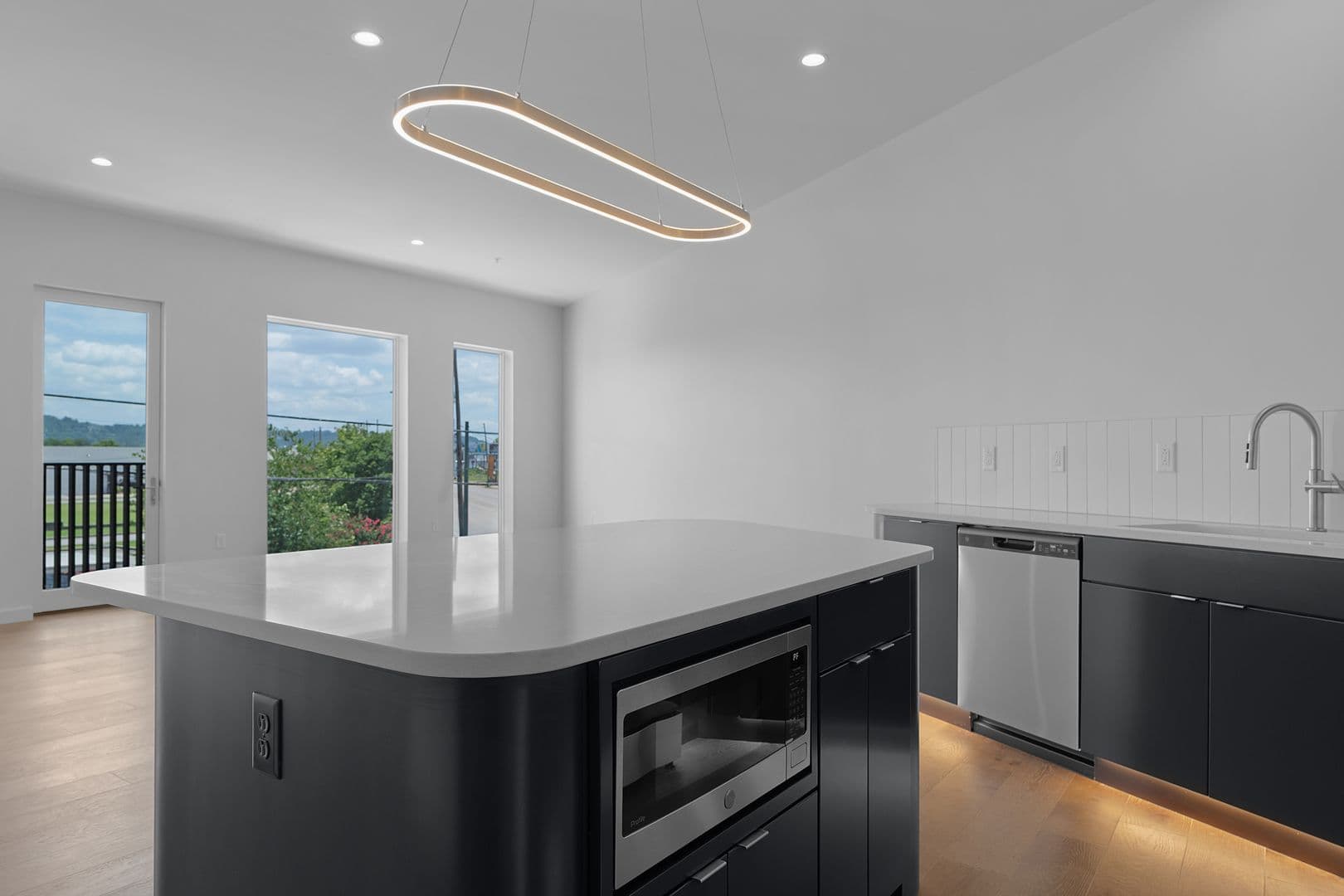 Chattanooga Apartment: 1939 Central Avenue