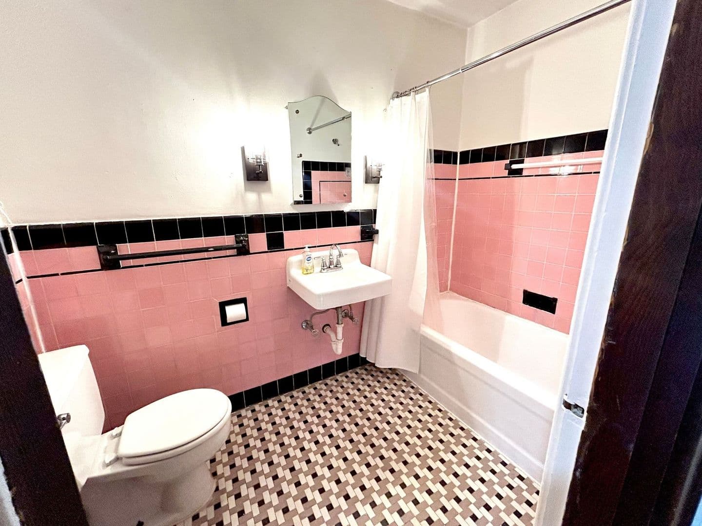 Chattanooga Apartment: 716 Forest Ave