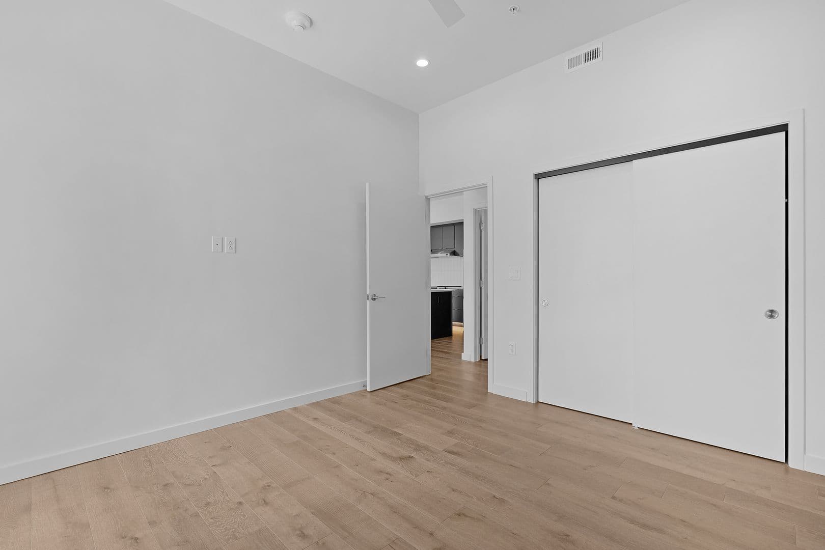 Chattanooga Apartment: 1939 Central Avenue