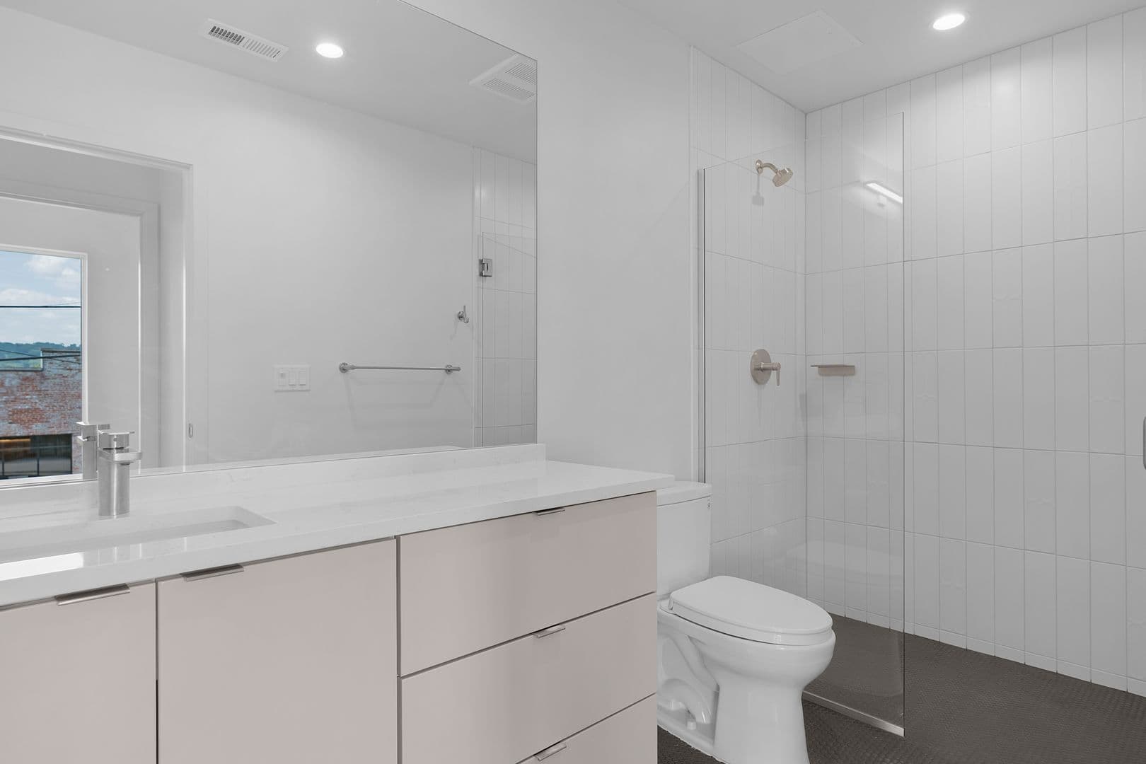 Chattanooga Apartment: 1939 Central Avenue
