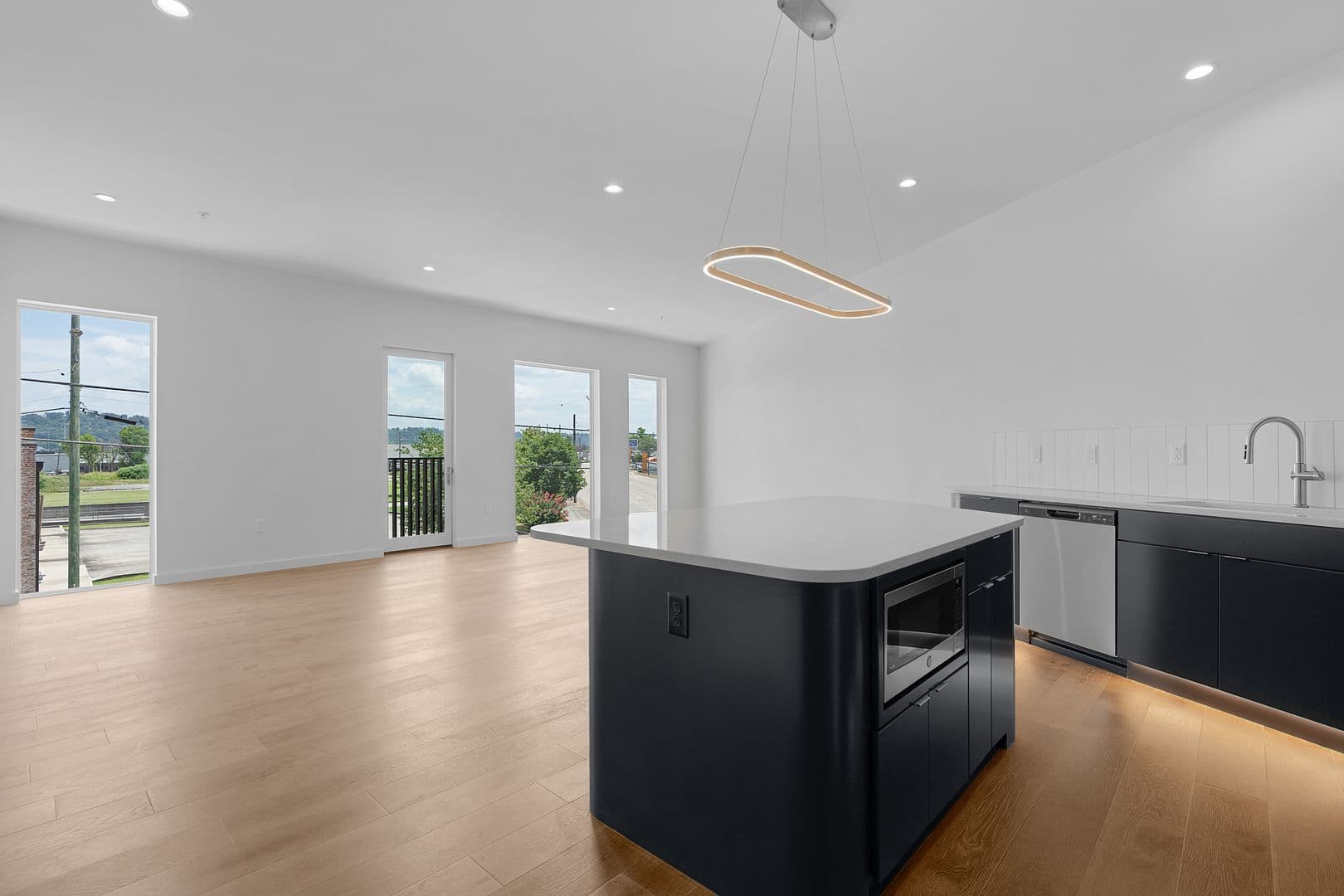 Chattanooga Apartment: 1939 Central Avenue