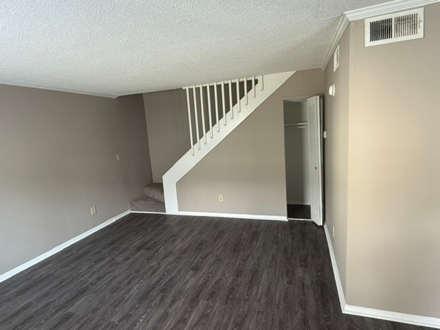 Chattanooga House: 900 Mountain Creek Rd