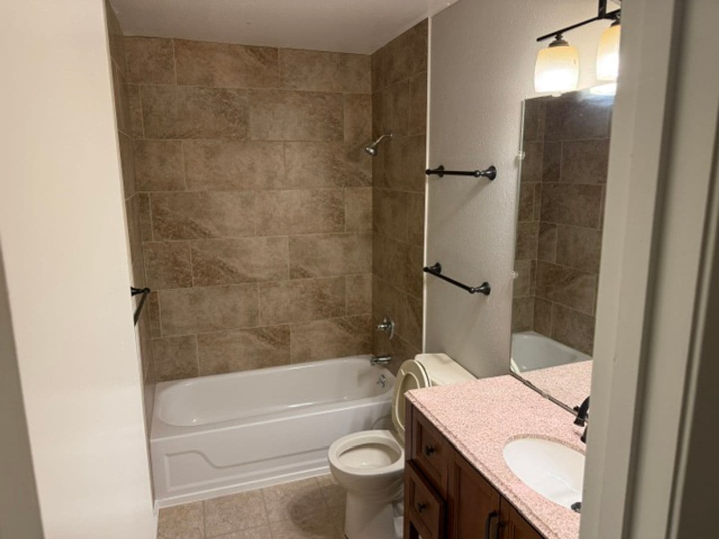 Chattanooga House: 900 Mountain Creek Road