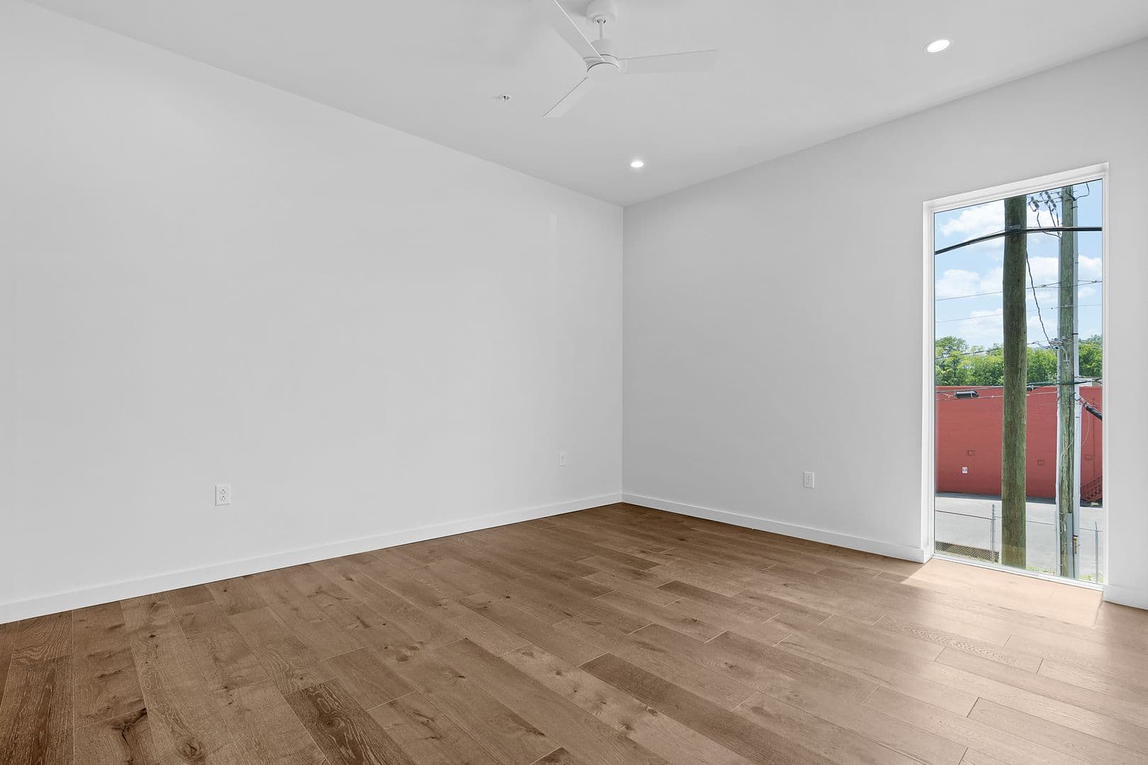 Chattanooga Apartment: 1939 Central Avenue