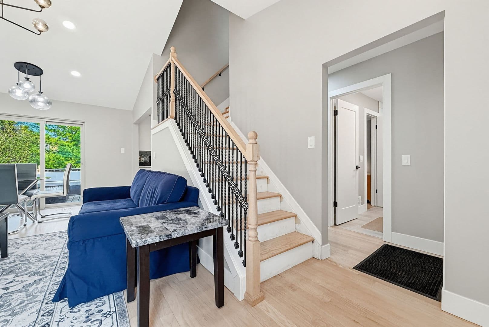 Birmingham House: 1669 Hanley Ct