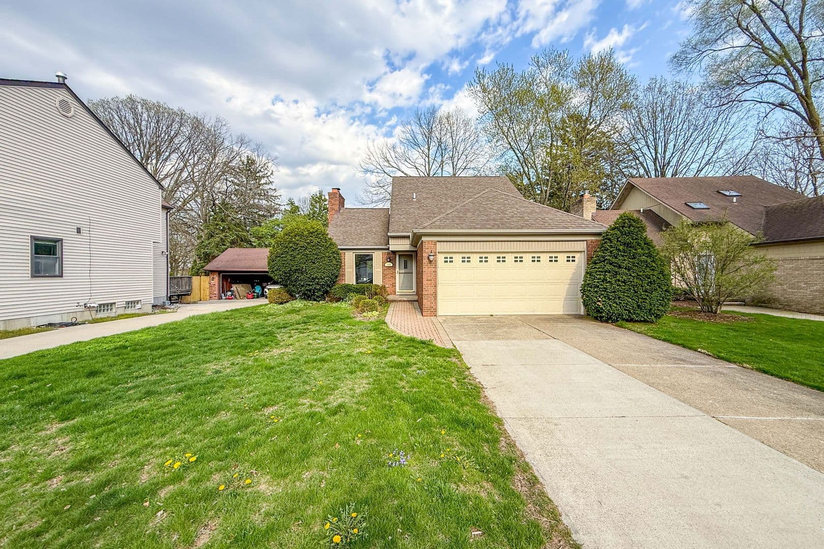 Birmingham House: 1669 Hanley Ct
