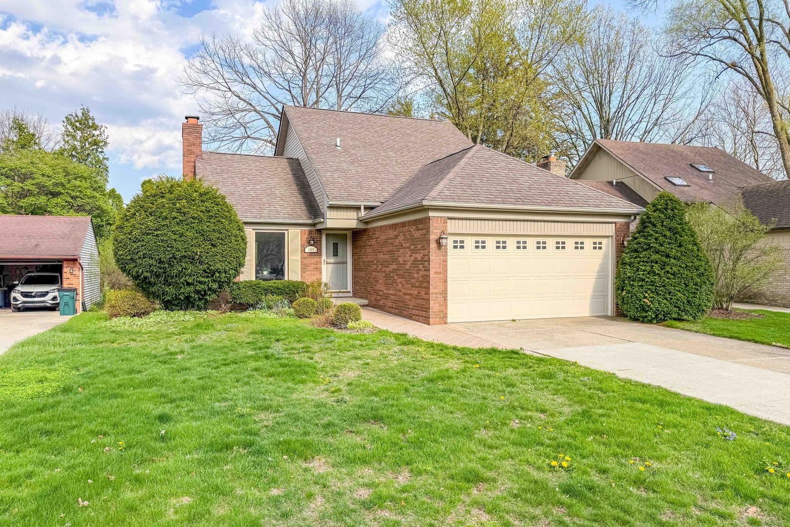 Birmingham House: 1669 Hanley Ct