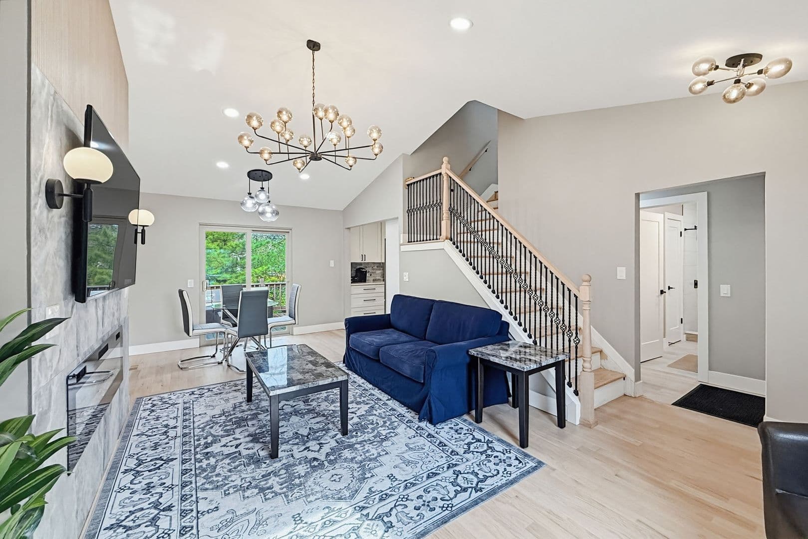 Birmingham House: 1669 Hanley Ct