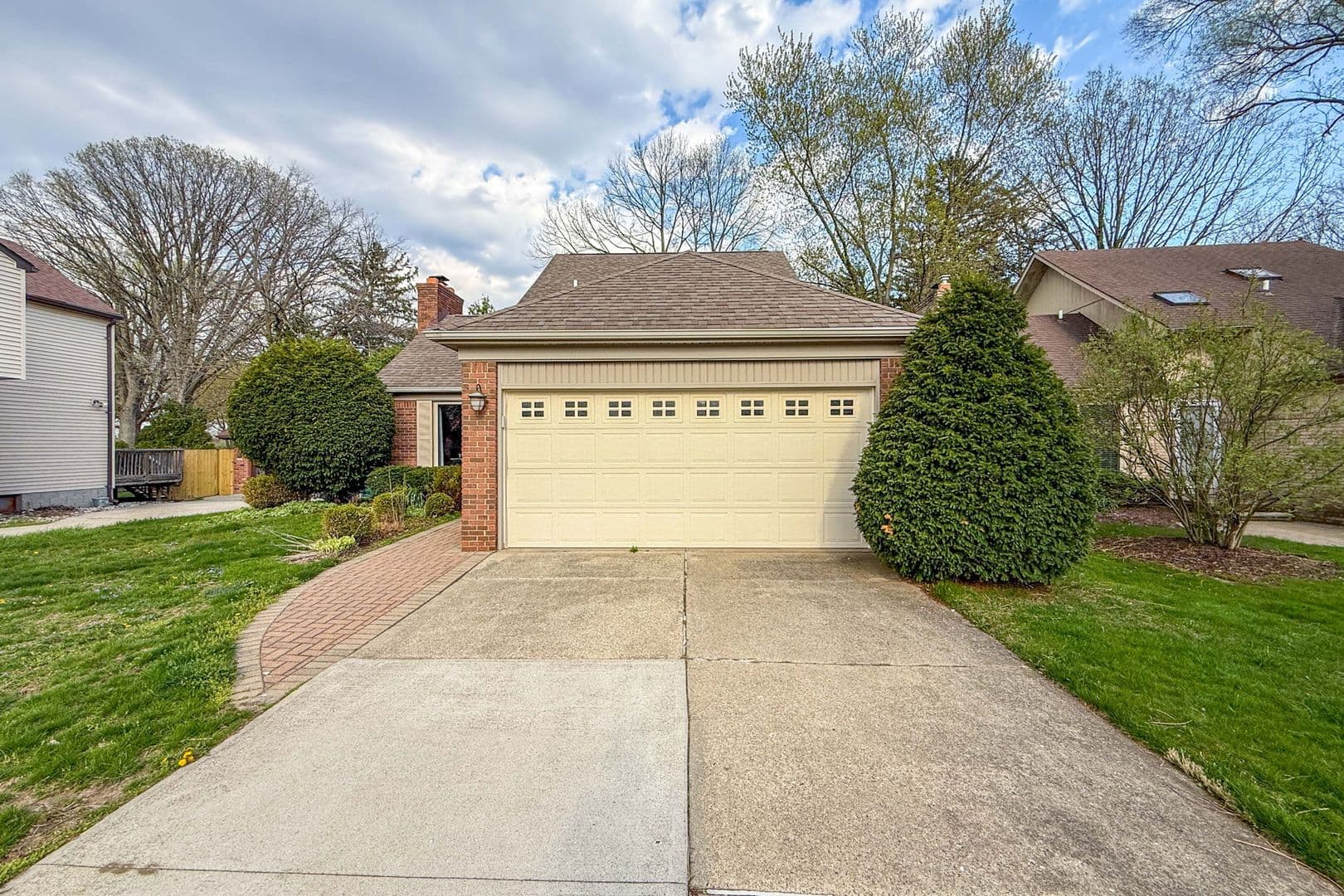Birmingham House: 1669 Hanley Ct