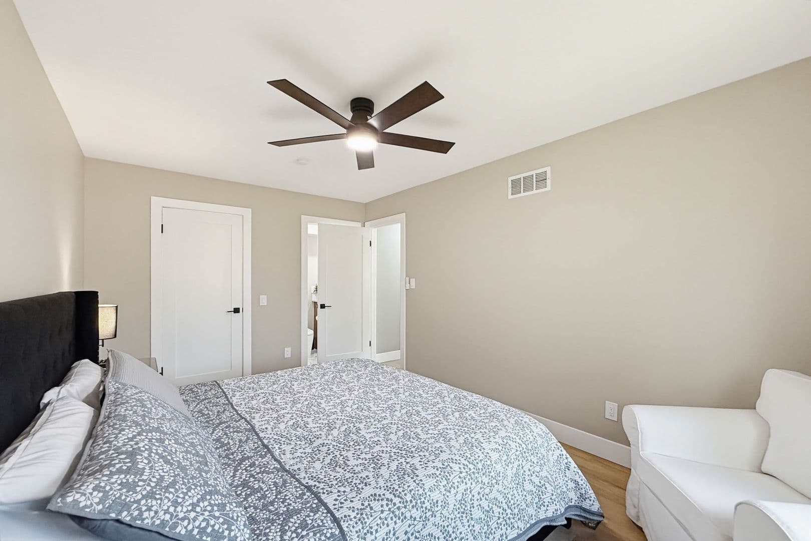 Birmingham House: 1669 Hanley Ct
