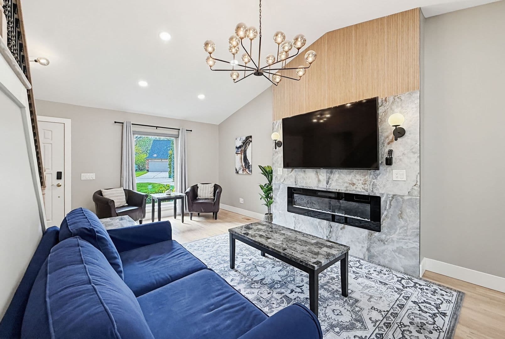 Birmingham House: 1669 Hanley Ct