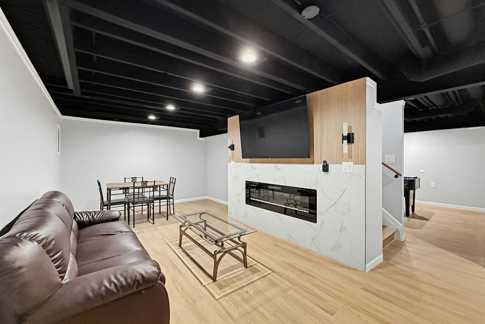 Birmingham House: 1669 Hanley Ct