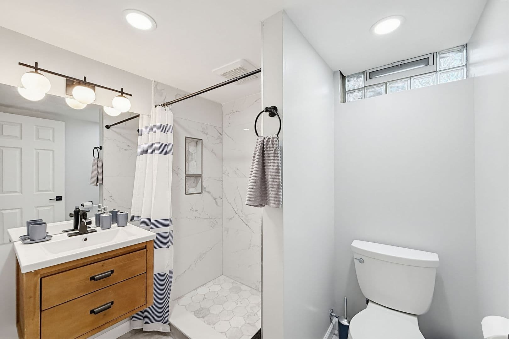Birmingham House: 1669 Hanley Ct