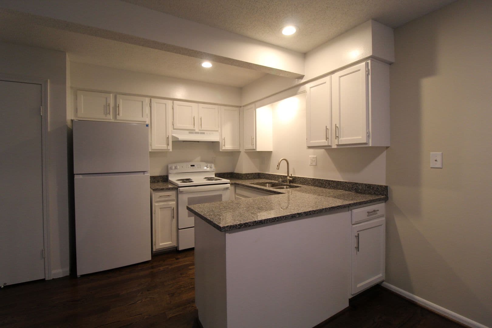 OLATHE Townhome: 107 S SAXONY DR