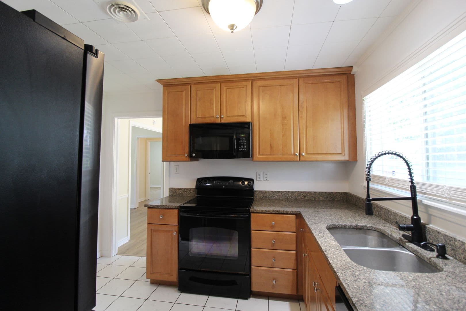 PRAIRIE VILLAGE House: 2206 SOMERSET DR