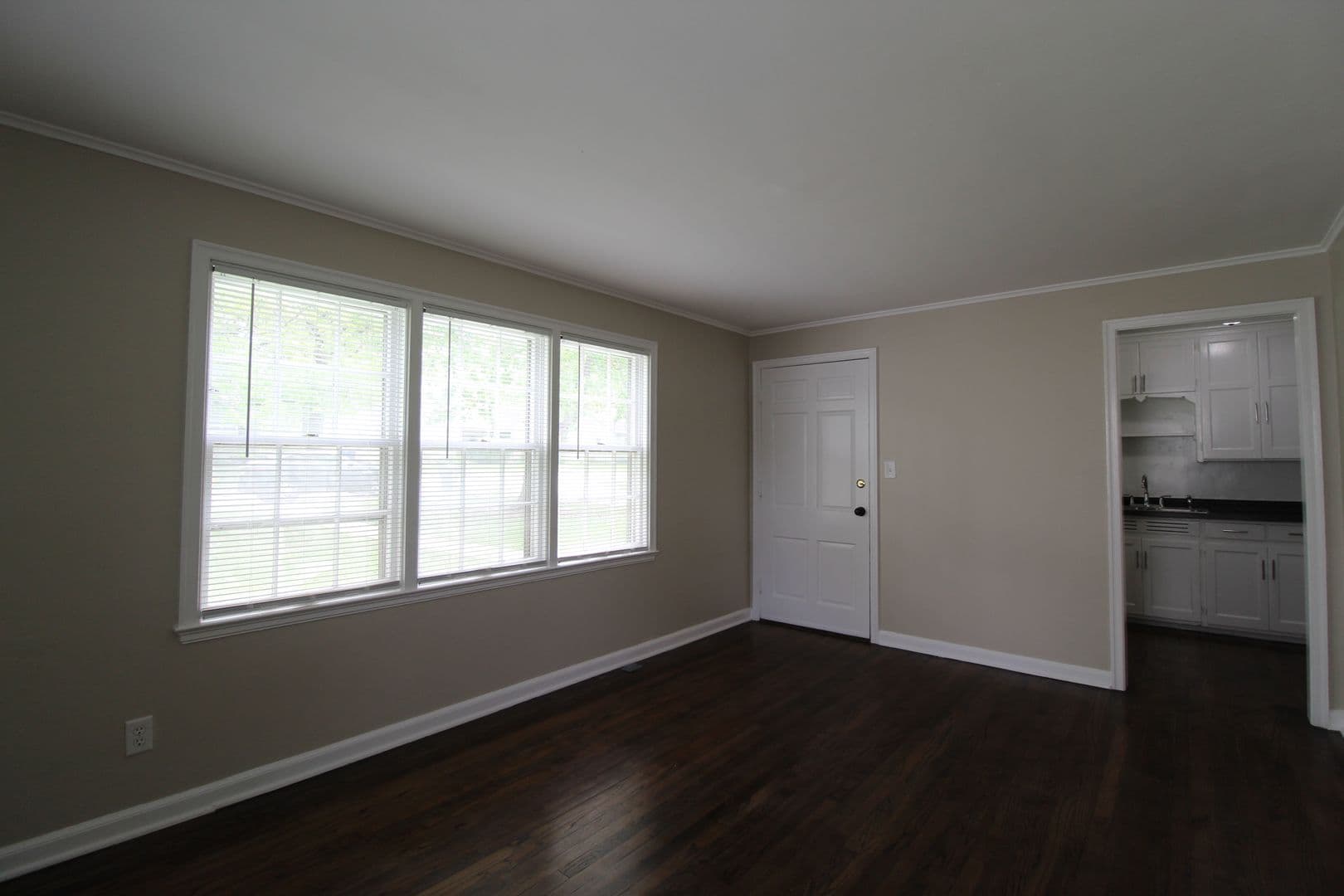 OLATHE Multiplex: 4409 S PARKWAY DR