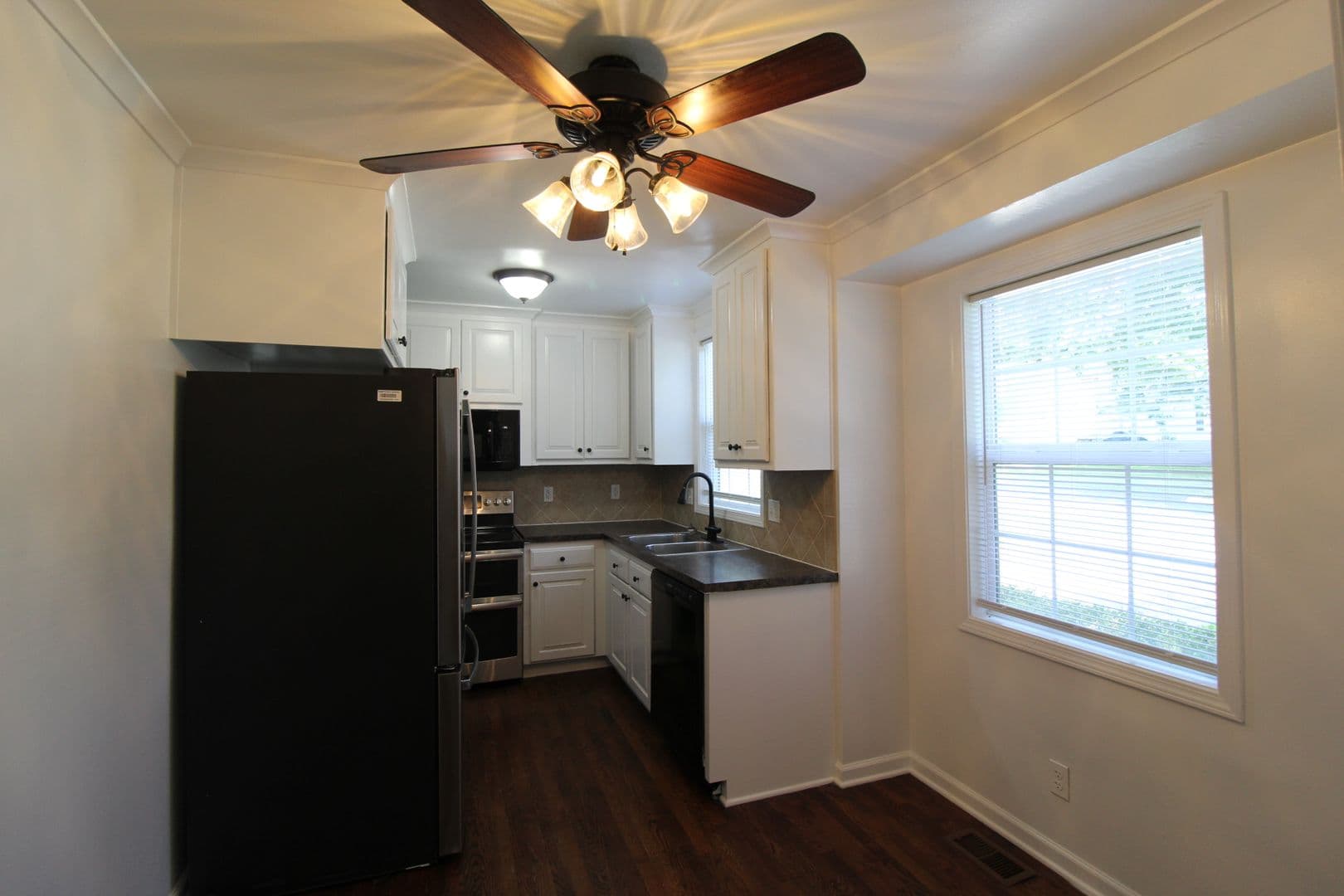 ROELAND PARK House: 5321 W 50TH TERRACE