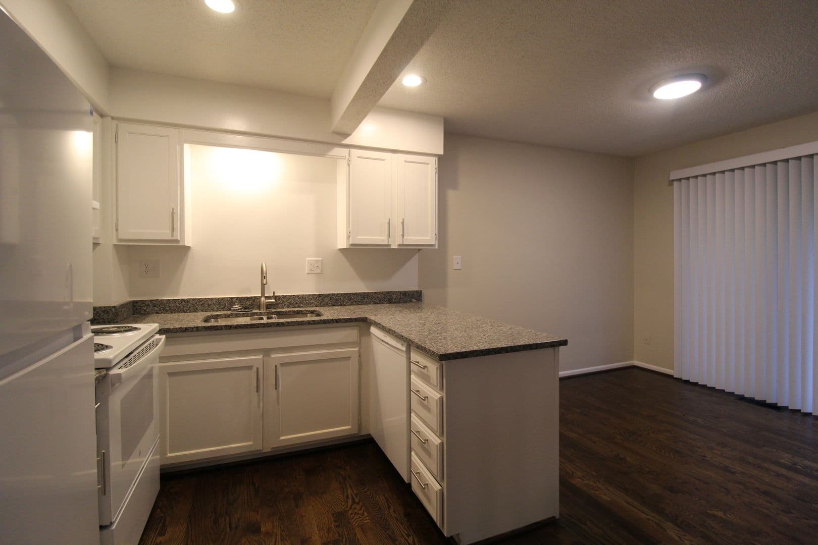OLATHE Townhome: 107 S SAXONY DR