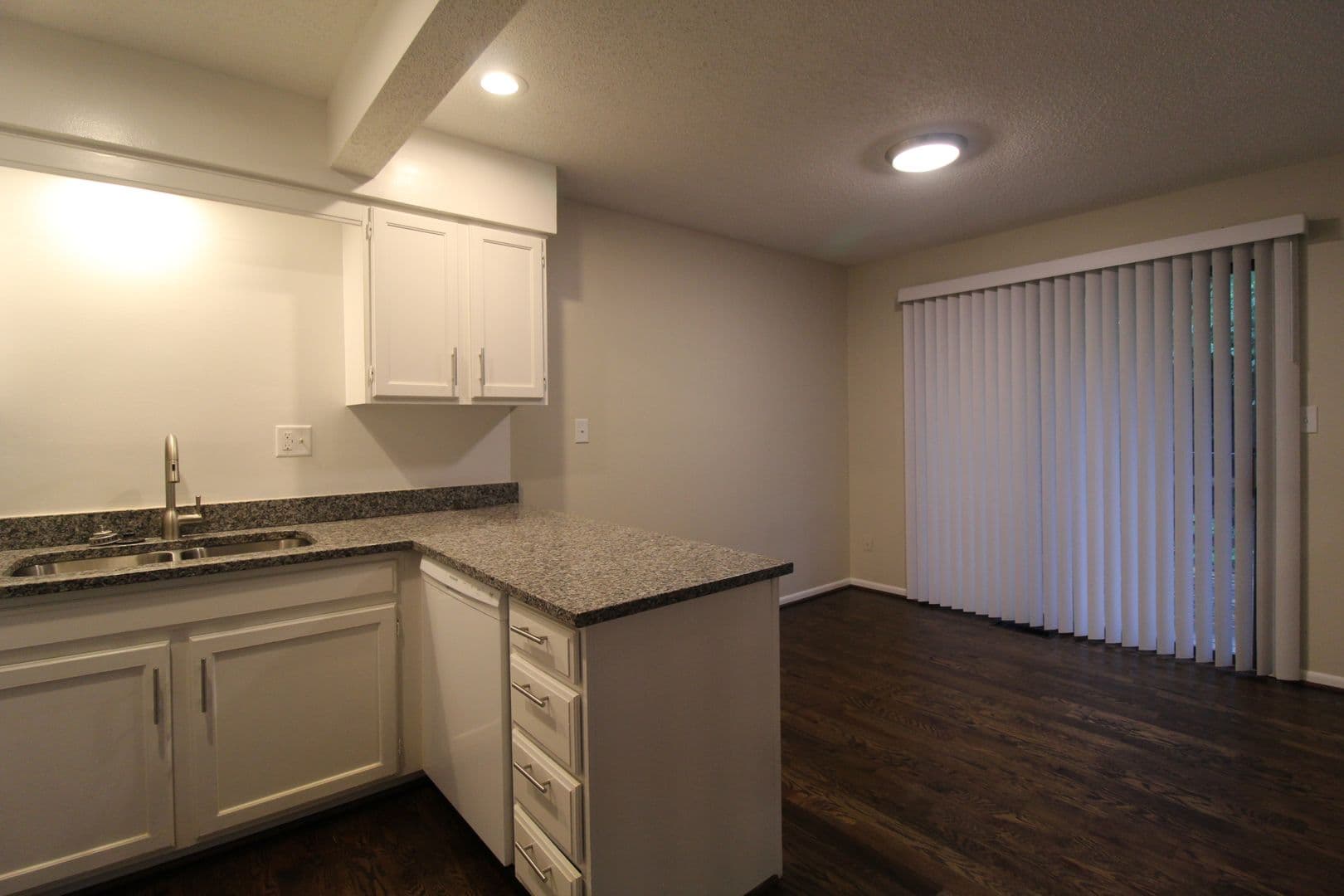 OLATHE Townhome: 107 S SAXONY DR