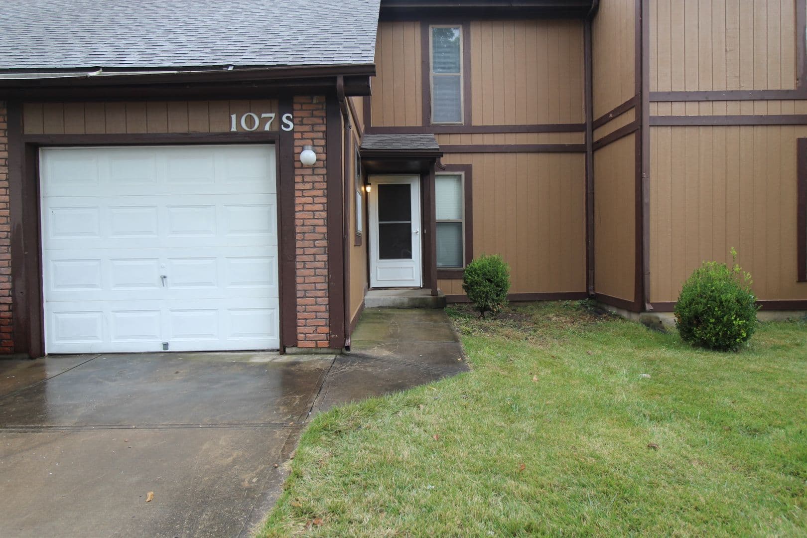 OLATHE Townhome: 107 S SAXONY DR
