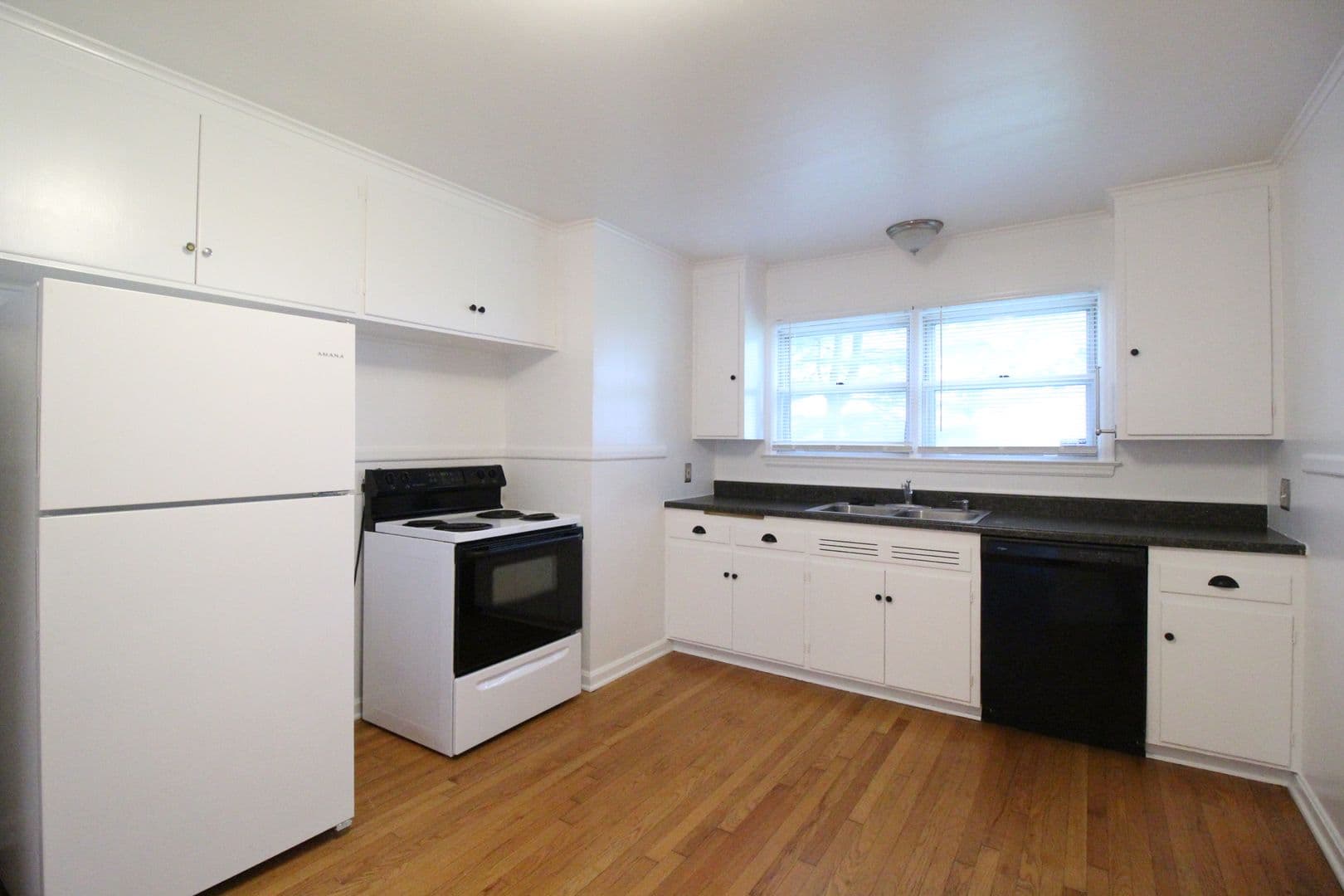 ROELAND PARK House: 5406 CEDAR STREET