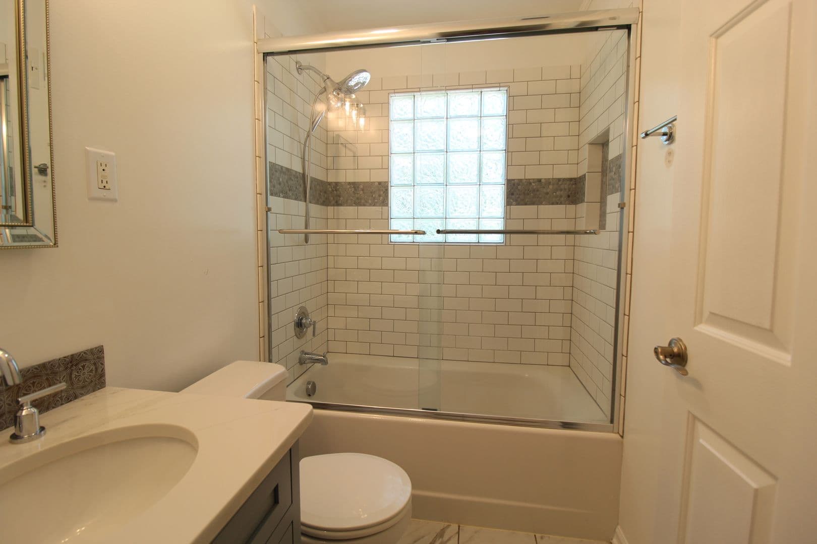 PRAIRIE VILLAGE House: 2206 SOMERSET DR