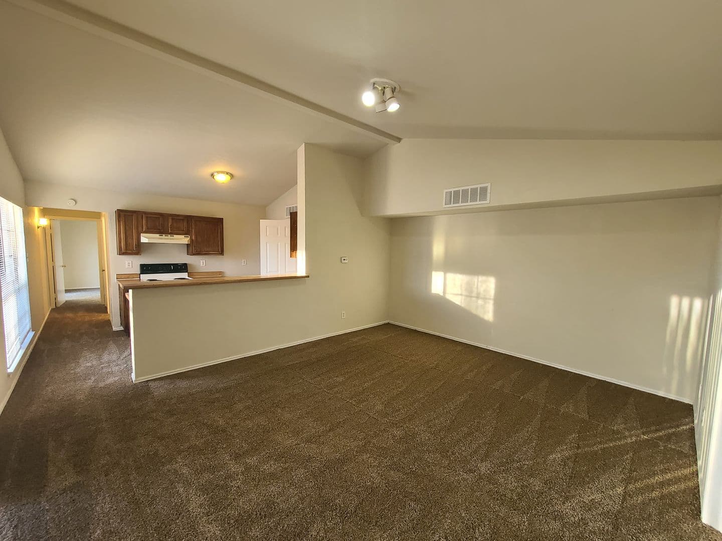 Arlington Apartment: 2423/2425 Limestone Dr.