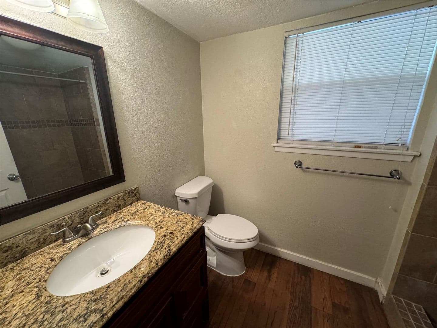 Hurst Apartment: 2721 Hurstview Dr.