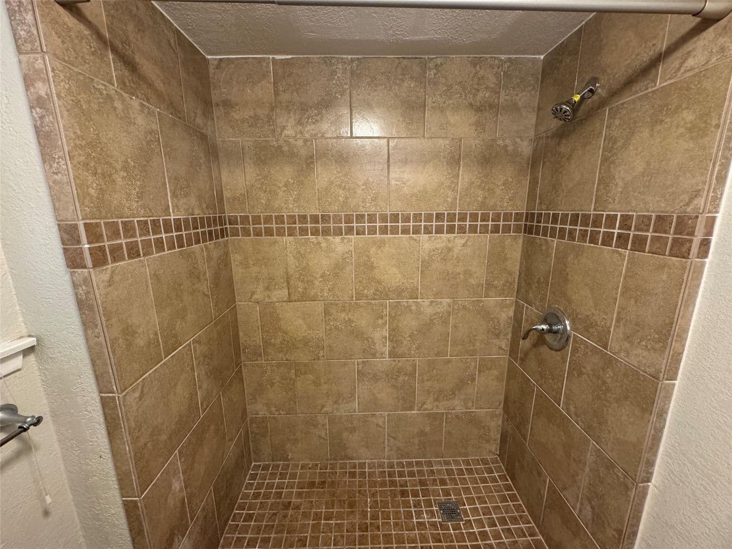 Hurst Apartment: 2721 Hurstview Dr.