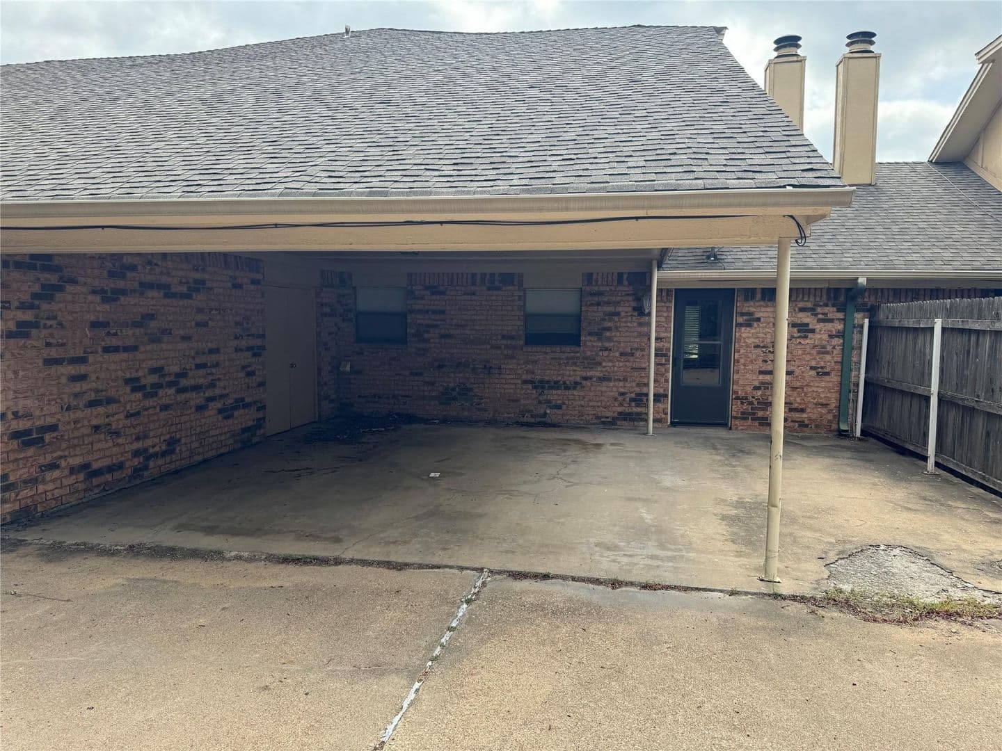 Hurst Apartment: 2721 Hurstview Dr.