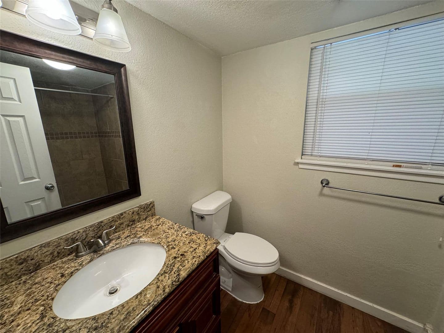 Hurst Apartment: 2721 Hurstview Dr.