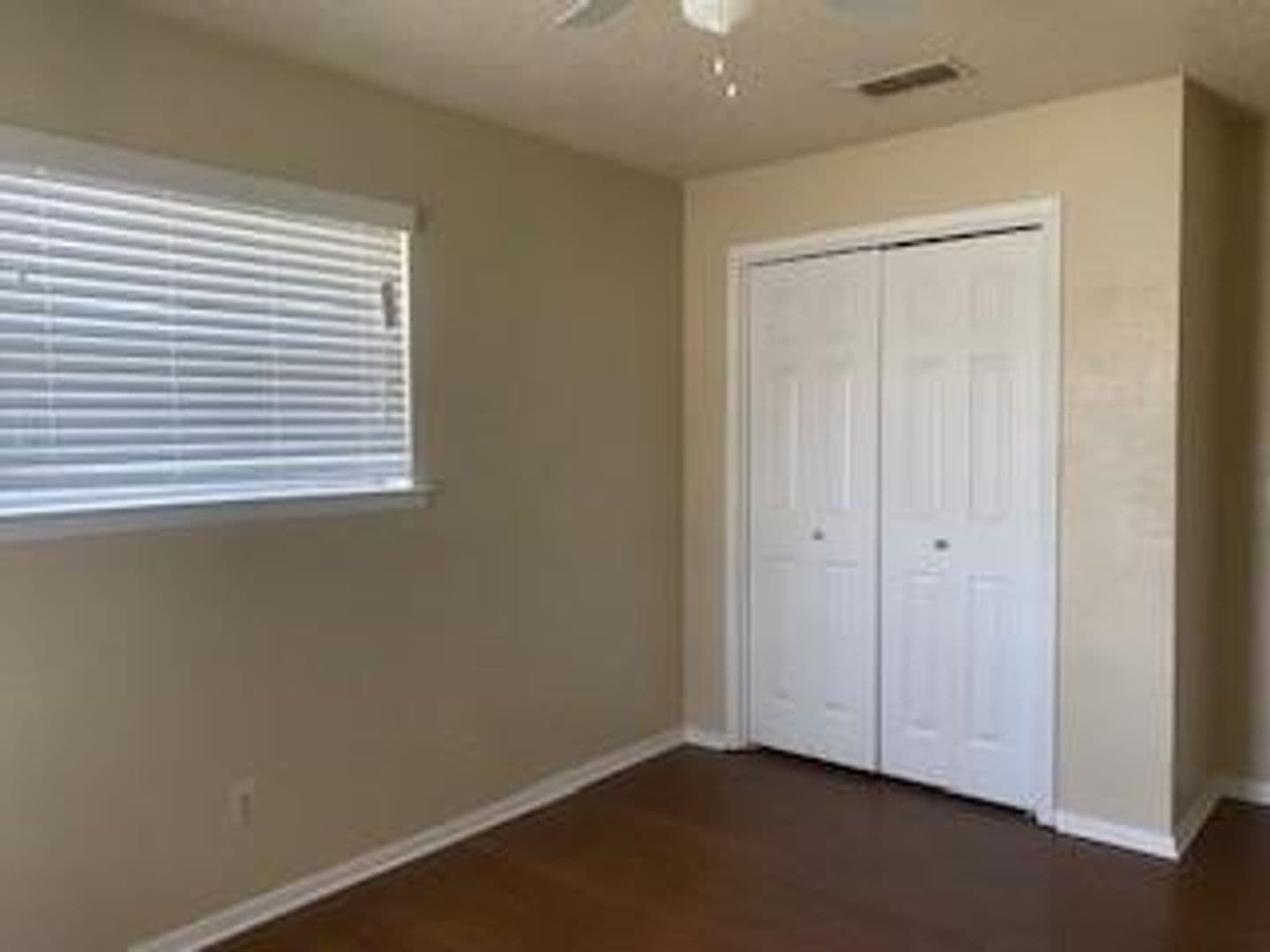 Hurst Apartment: 708-714 E  Pecan St